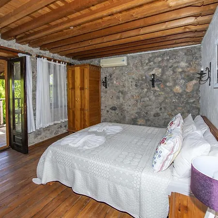 Peaceful With Private Pool And Garden In Fethiye كاياكوي