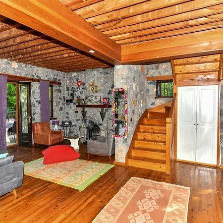 Peaceful With Private Pool And Garden In Fethiye شقة
