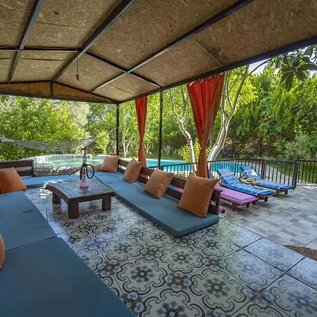 Peaceful With Private Pool And Garden In Fethiye *