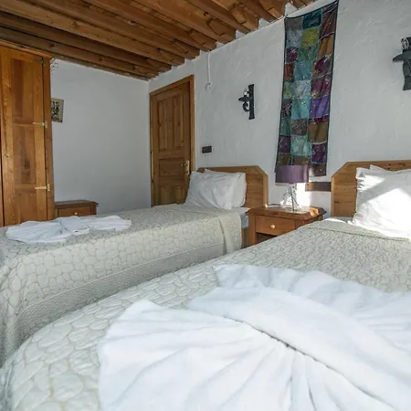 Peaceful With Private Pool And Garden In Fethiye *