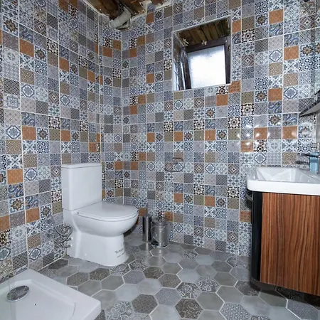 Peaceful With Private Pool And Garden In Fethiye *